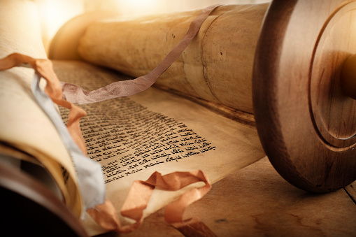 Lesson 2: What’s the difference between a scroll and a book?